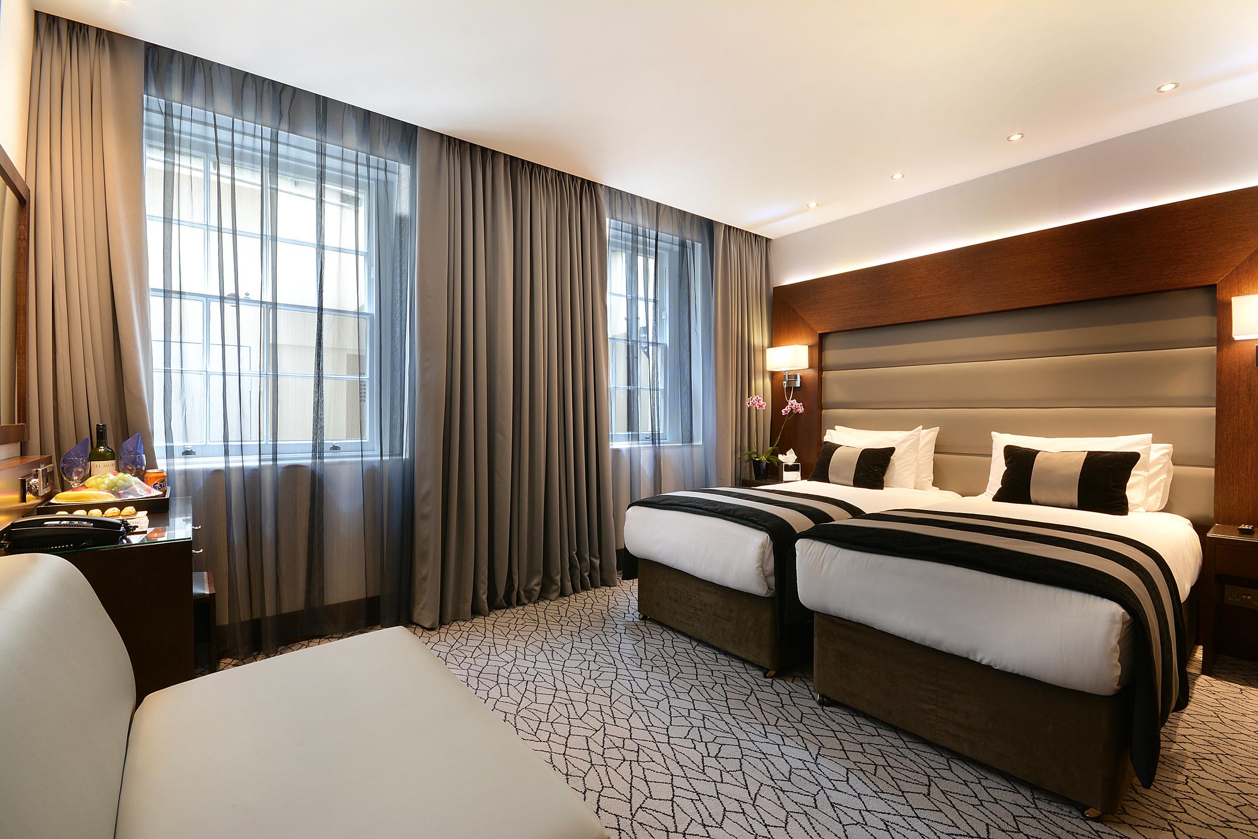Отель Park Grand London Lancaster Gate Экстерьер фото A room at the hotel