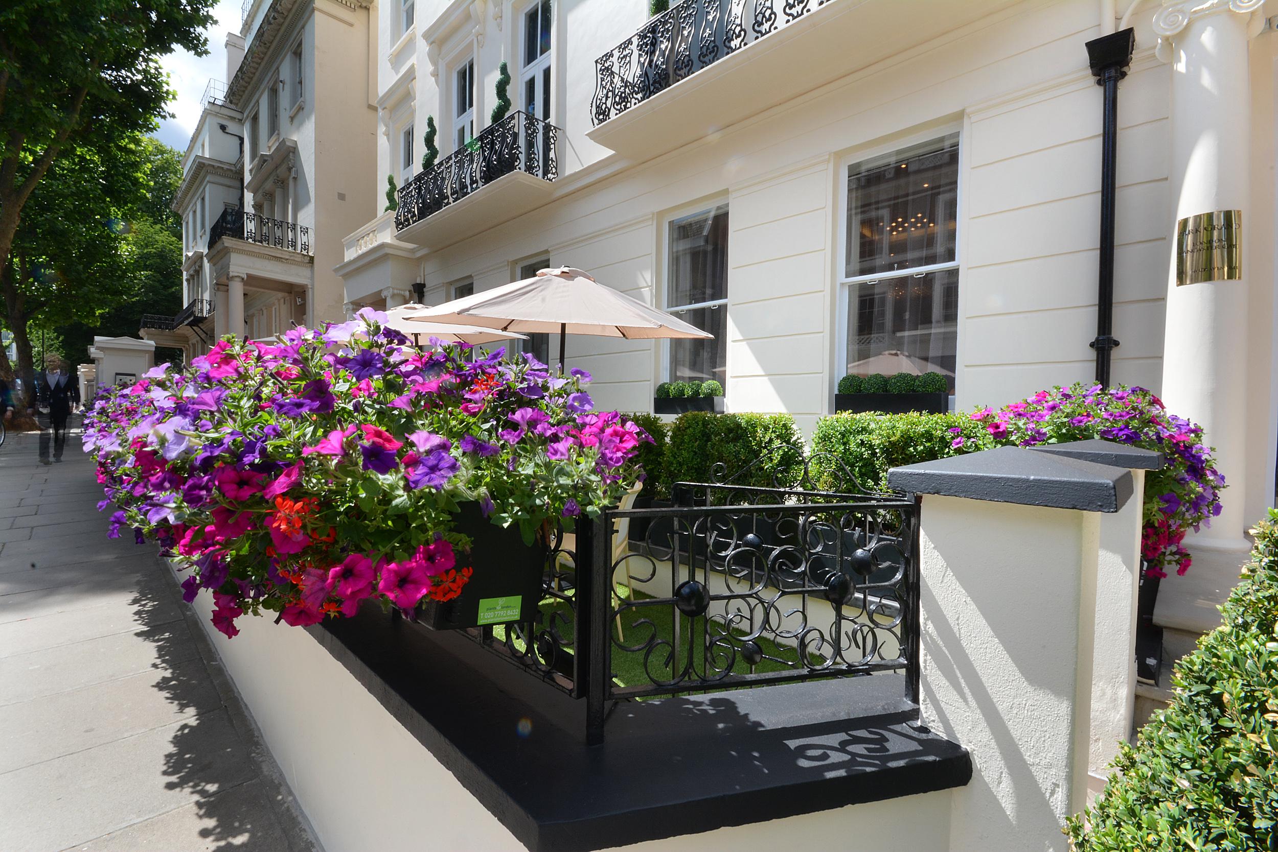 Отель Park Grand London Lancaster Gate Экстерьер фото The exterior of the hotel