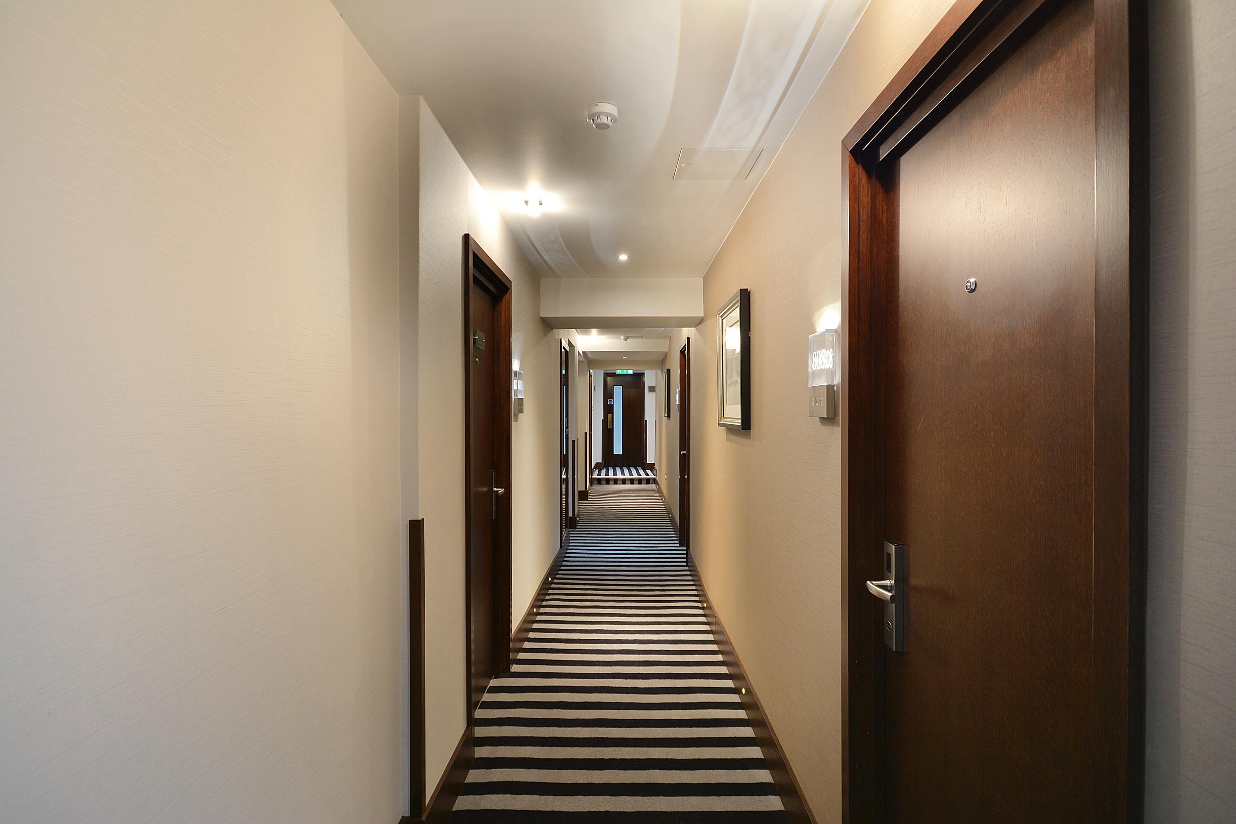 Отель Park Grand London Lancaster Gate Экстерьер фото A corridor in a hotel