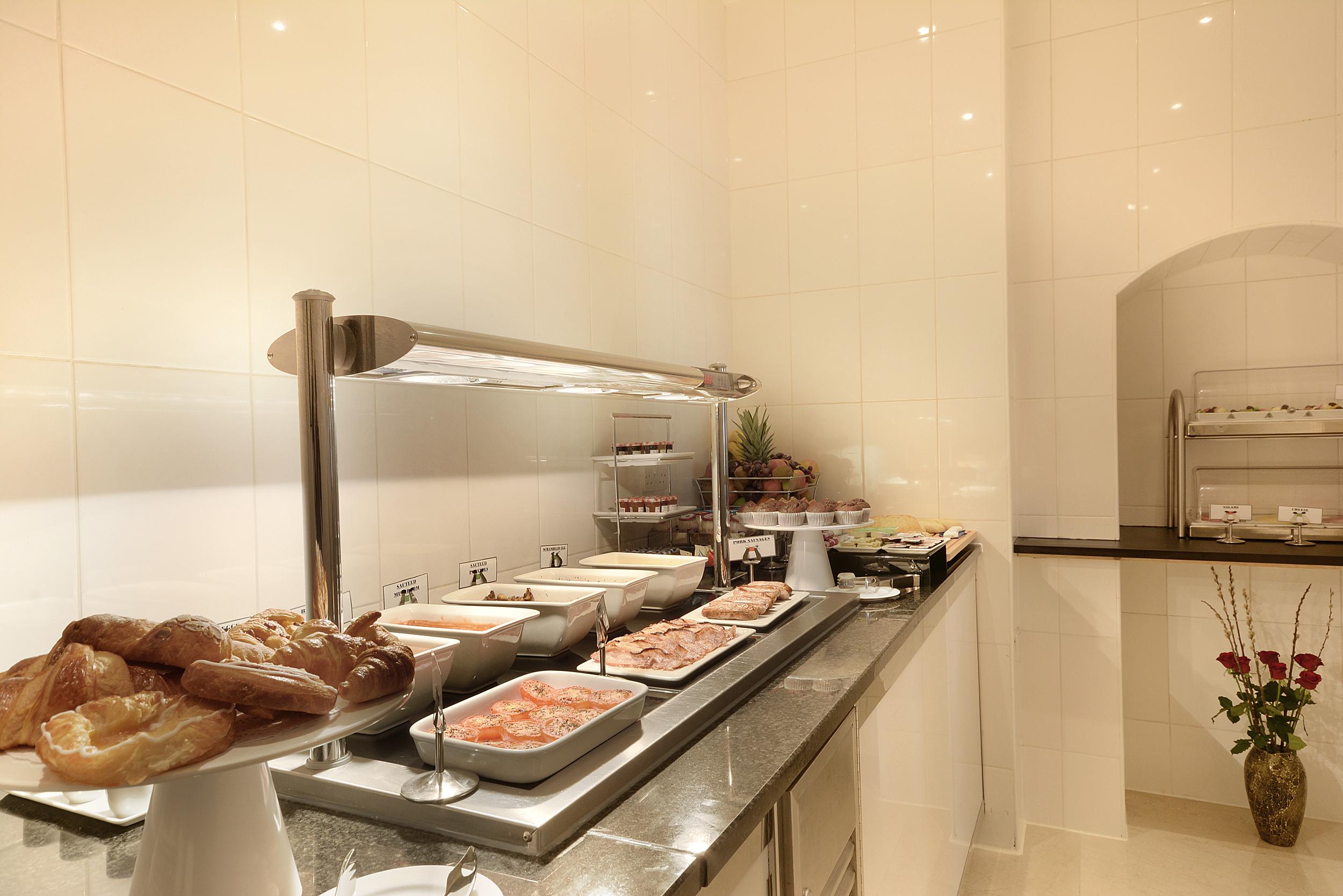 Отель Park Grand London Lancaster Gate Экстерьер фото A buffet at a hotel
