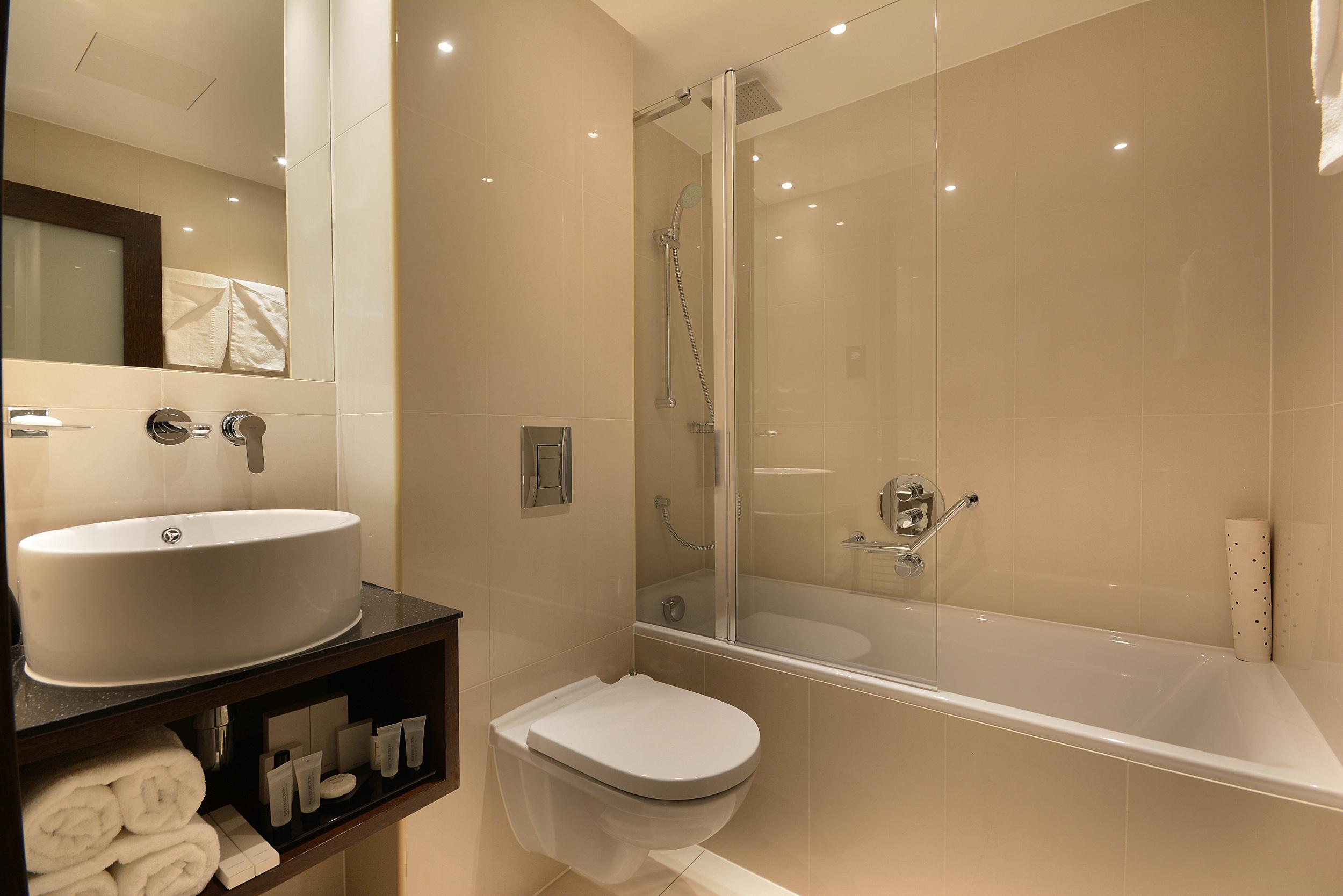 Отель Park Grand London Lancaster Gate Экстерьер фото Bathroom