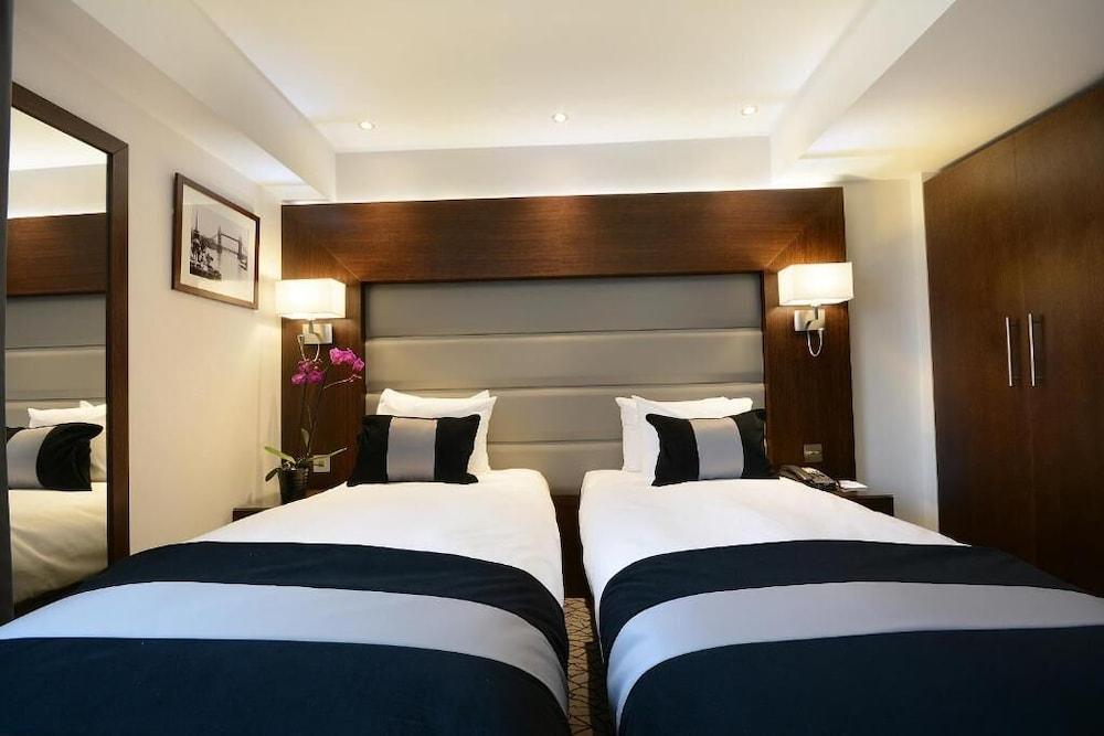 Отель Park Grand London Lancaster Gate Экстерьер фото A room at the hotel
