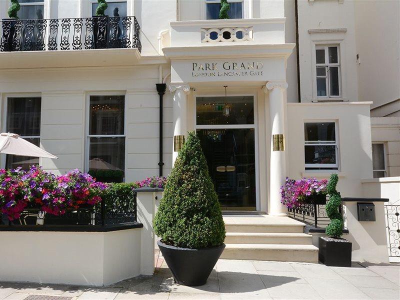 Отель Park Grand London Lancaster Gate Экстерьер фото The exterior of the Ralph Lauren store in London