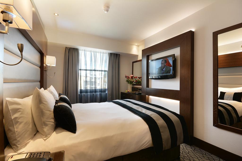 Отель Park Grand London Lancaster Gate Экстерьер фото A bedroom at the hotel