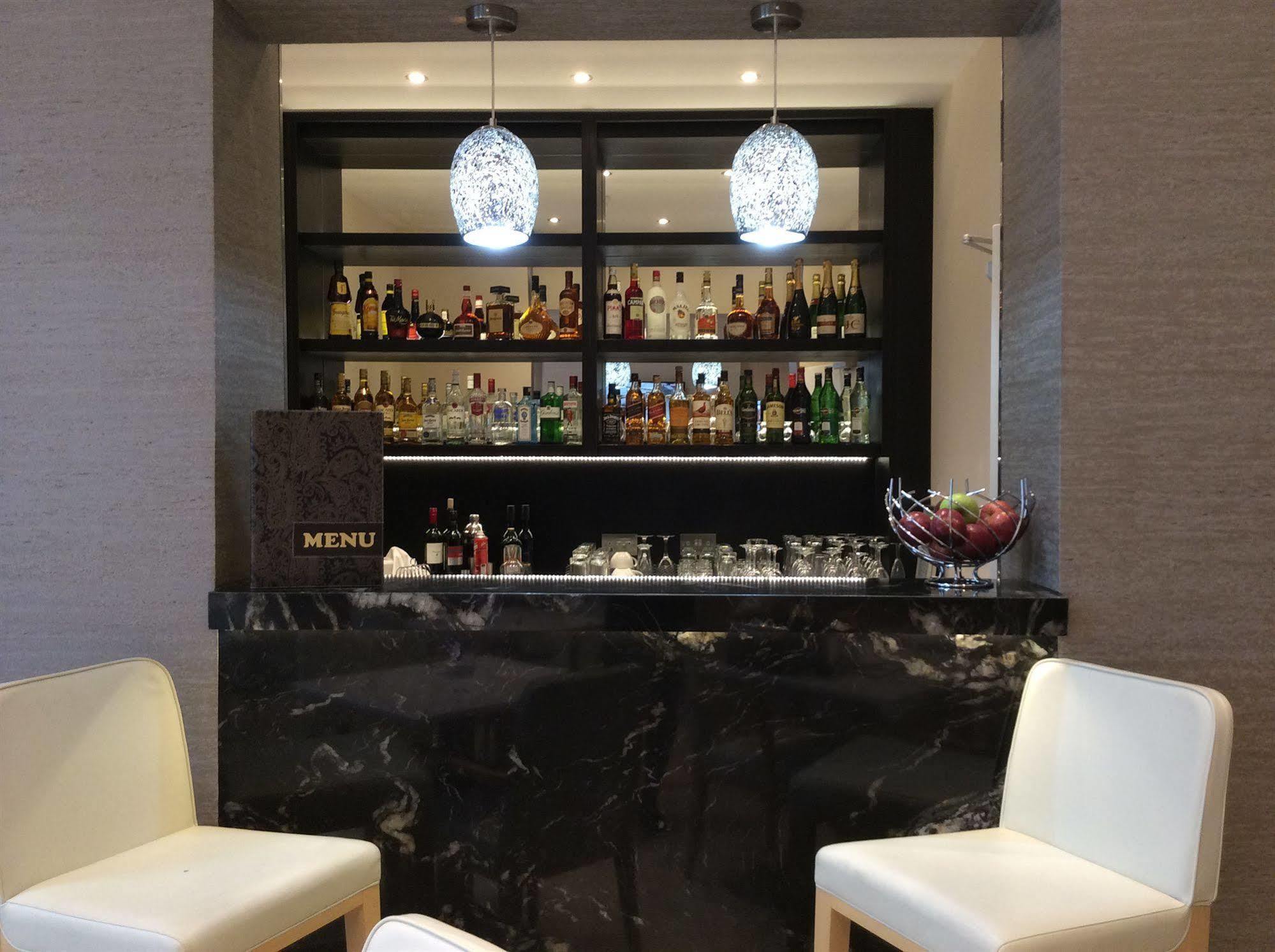 Отель Park Grand London Lancaster Gate Экстерьер фото The bar at the 2012 London Olympics