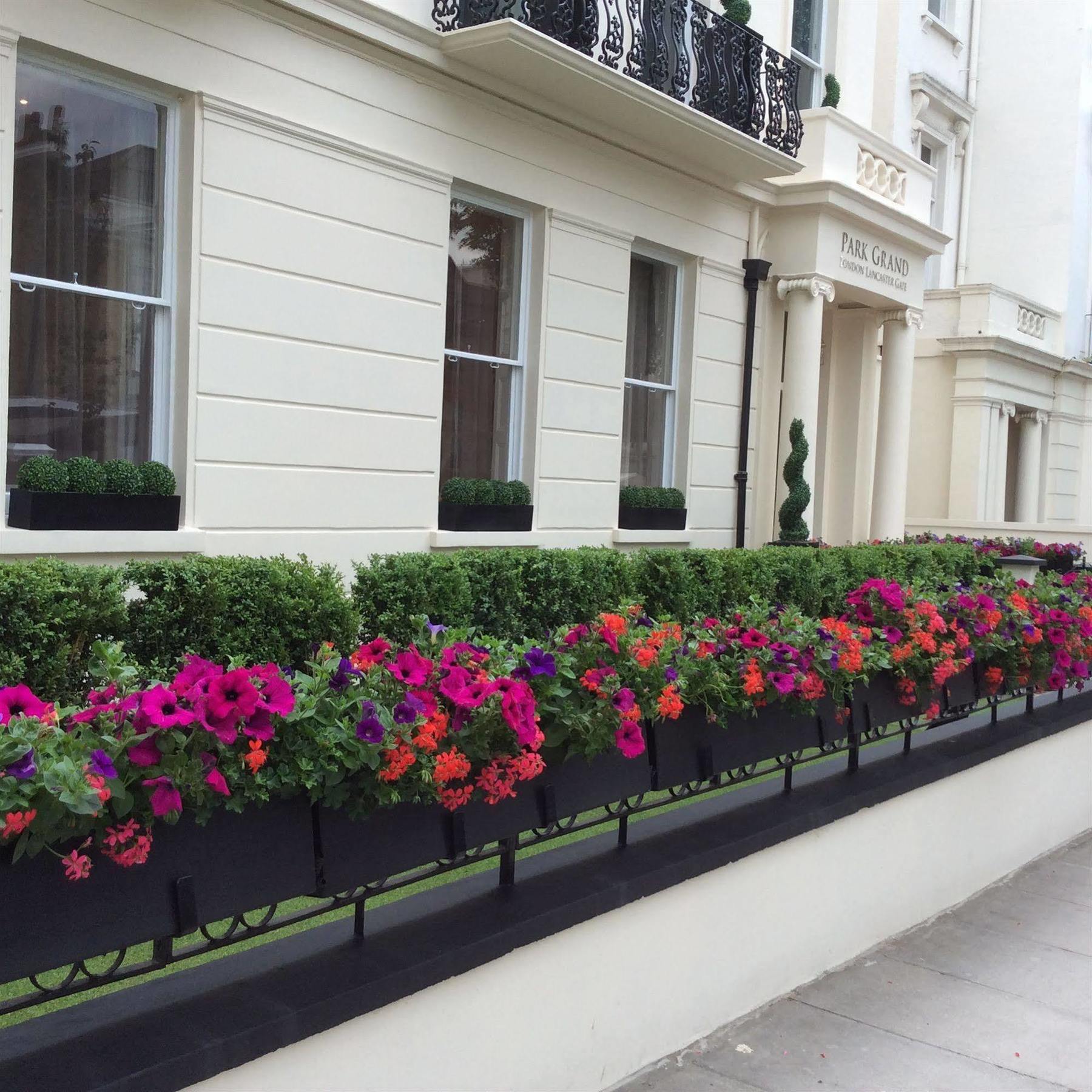 Отель Park Grand London Lancaster Gate Экстерьер фото The exterior of the hotel