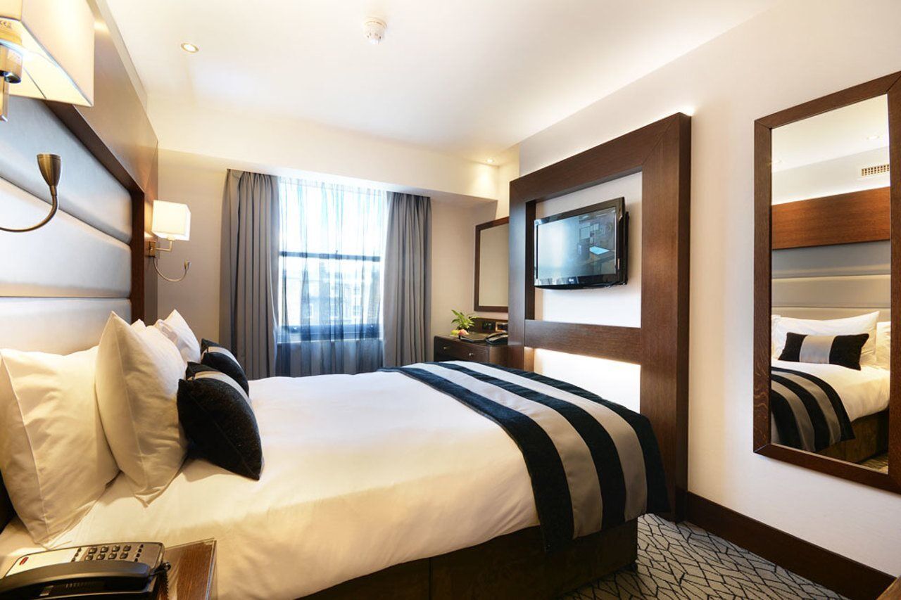Отель Park Grand London Lancaster Gate Экстерьер фото A bedroom at the hotel